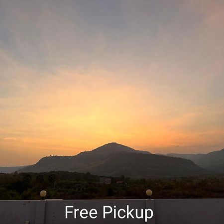 The Vibe Guesthouse Kampot Exterior photo
